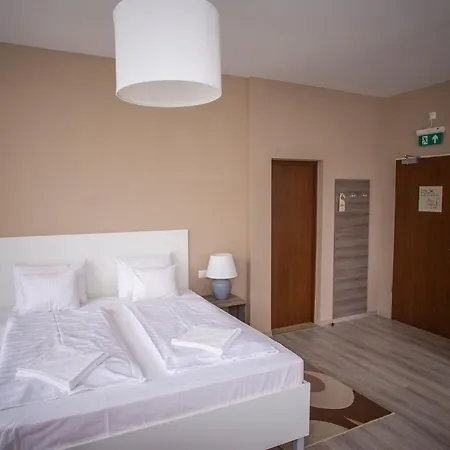 Selfness Vadvirag Hotel 3*